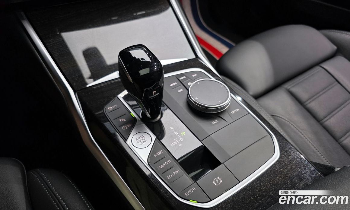 BMW 3-Series i320 Luxury