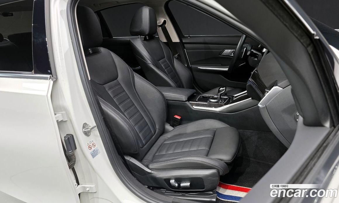 BMW 3-Series i320 Luxury