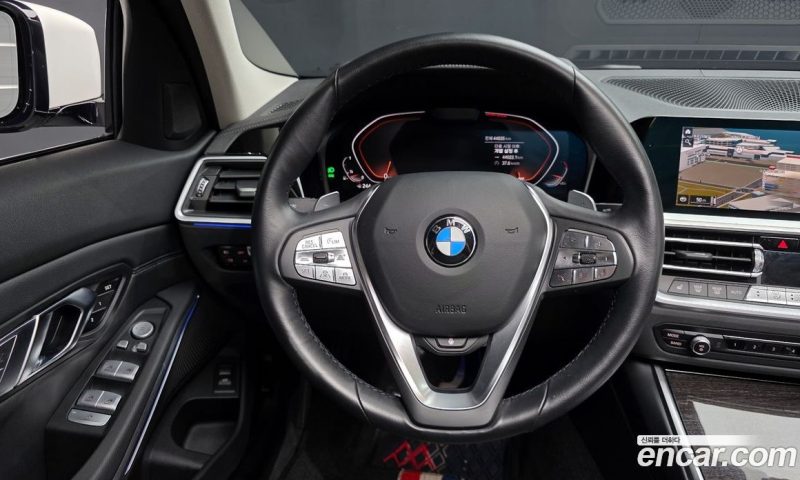BMW 3-Series i320 Luxury