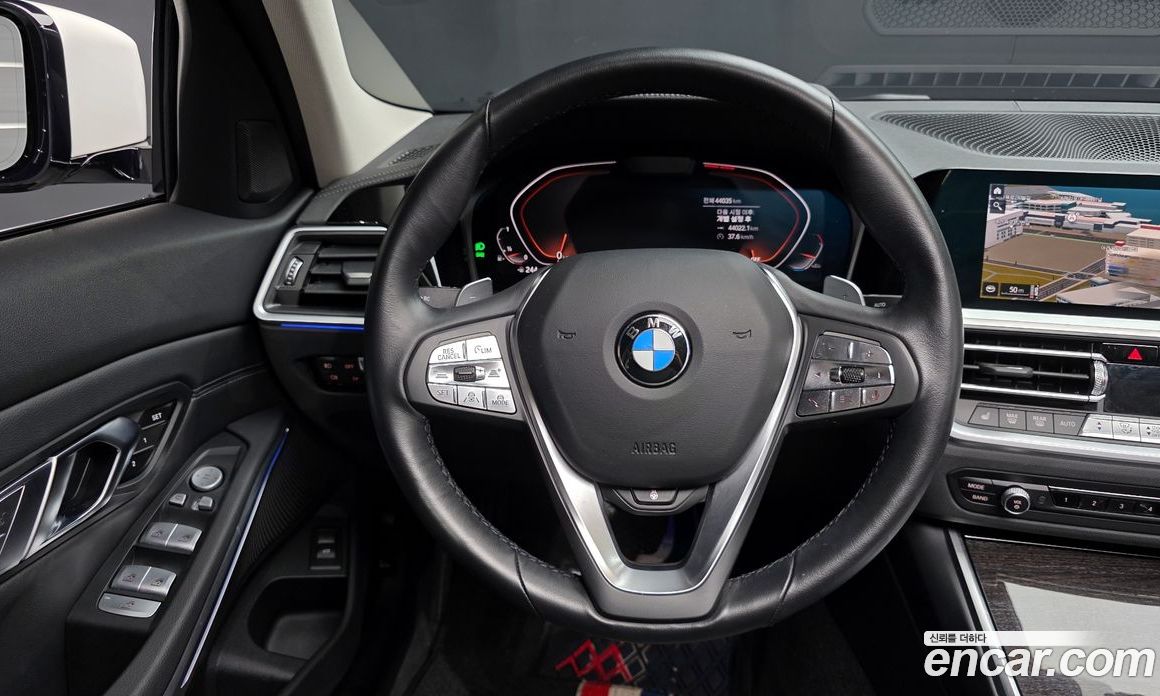 BMW 3-Series i320 Luxury
