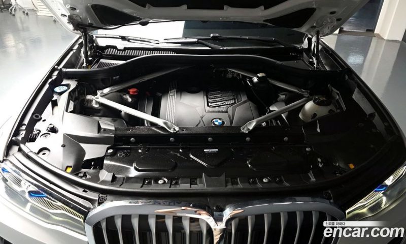 BMW X7 xDrive i40 Design Pure Excellence 6-Seater