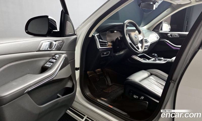 BMW X7 xDrive i40 Design Pure Excellence 6-Seater