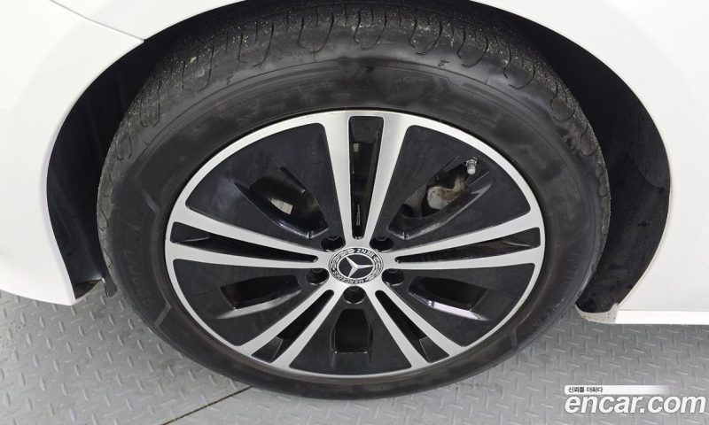 Mercedes Benz E-Class E250 Avantgarde