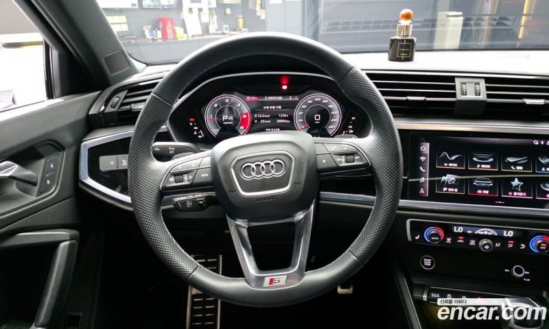 Audi Q3 35 TDI Premium Sportback