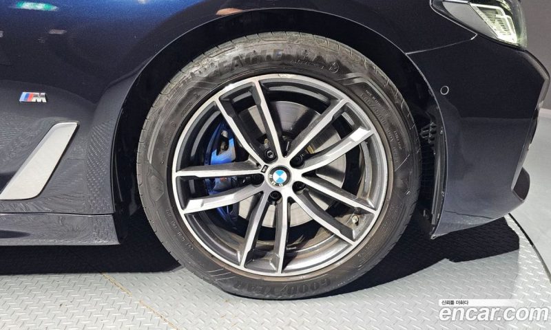 BMW 5-Series i520 M Sport