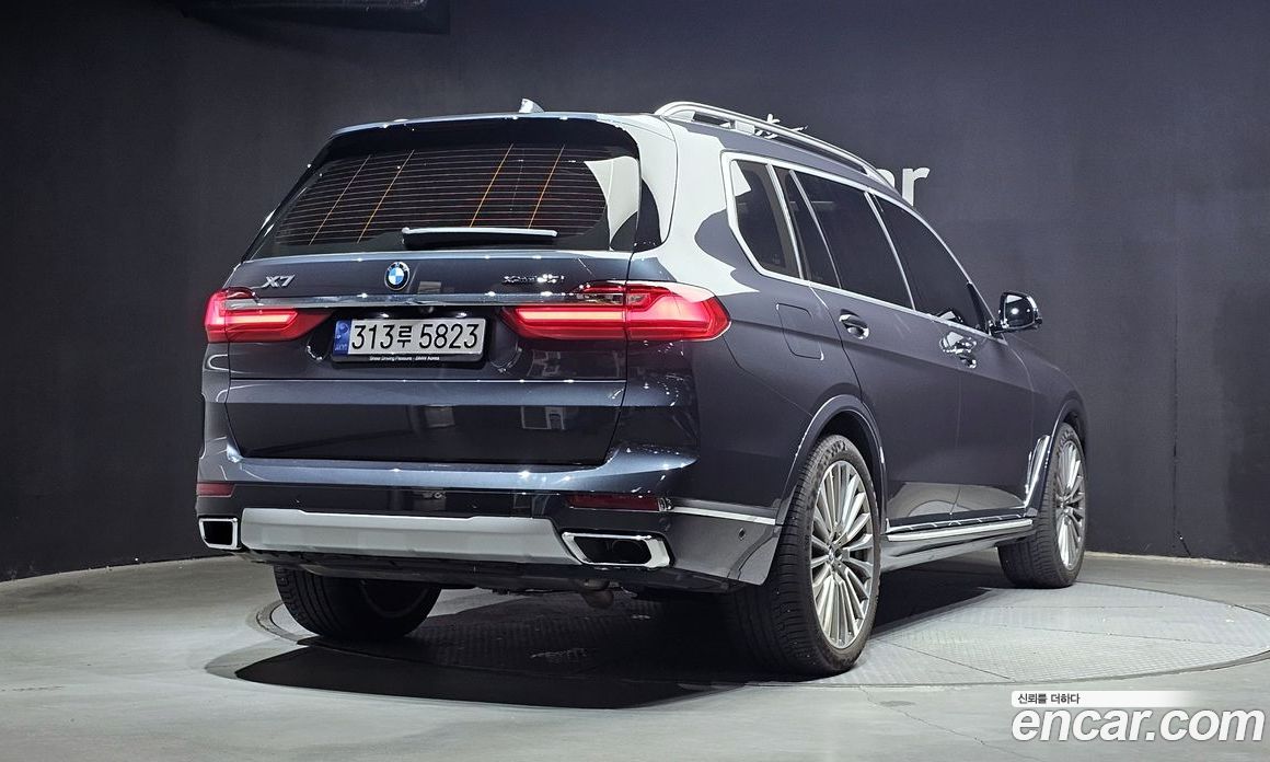 BMW X7 xDrive i40 Design Pure Excellence 7-Seater