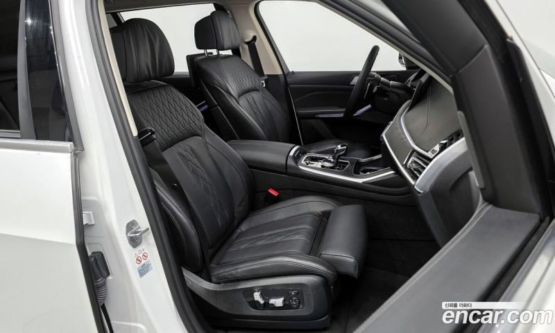 BMW X7 xDrive i40 Design Pure Excellence 7-Seater