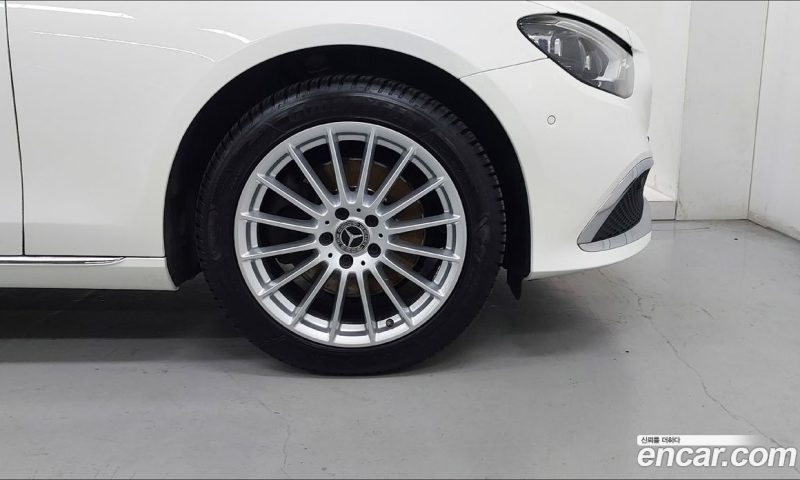 Mercedes Benz E-Class E220d 4MATIC Exclusive