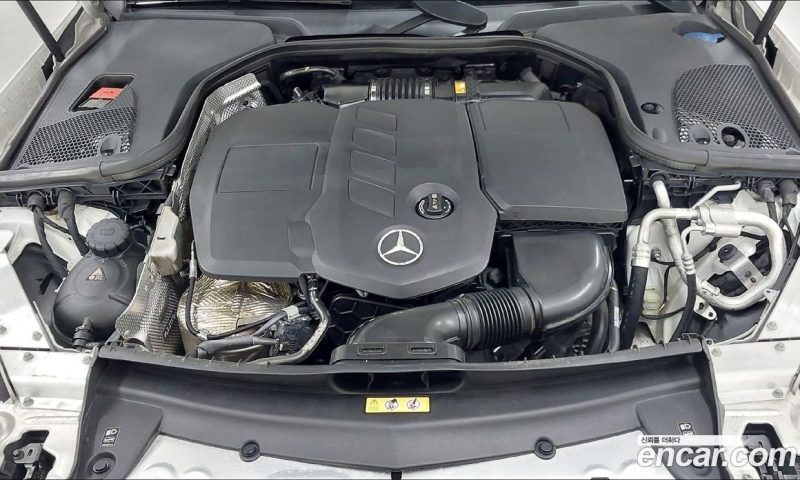 Mercedes Benz E-Class E220d 4MATIC Exclusive