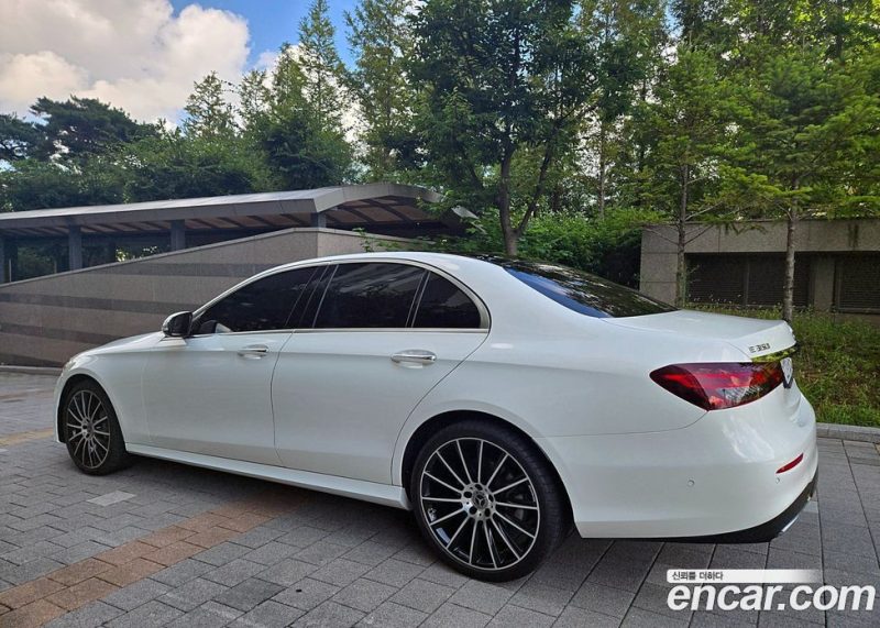 Mercedes Benz E-Class E350 4MATIC AMG Line